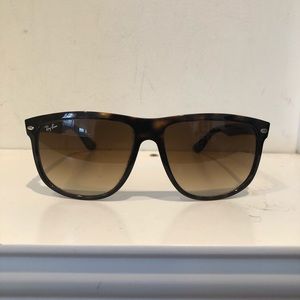 Ray-Ban Large Sunglasses